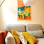 Old Town Apartment With Terrace - Live Love Lake